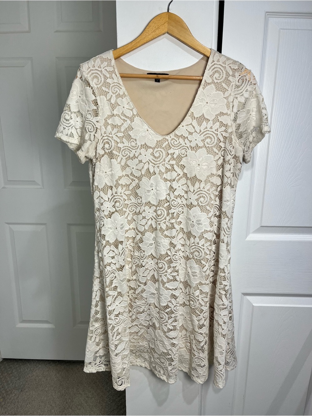 Tiana B. Women's Lace Lined Sheath Dress Sz L White / Ivory Shabby Chic Romantic